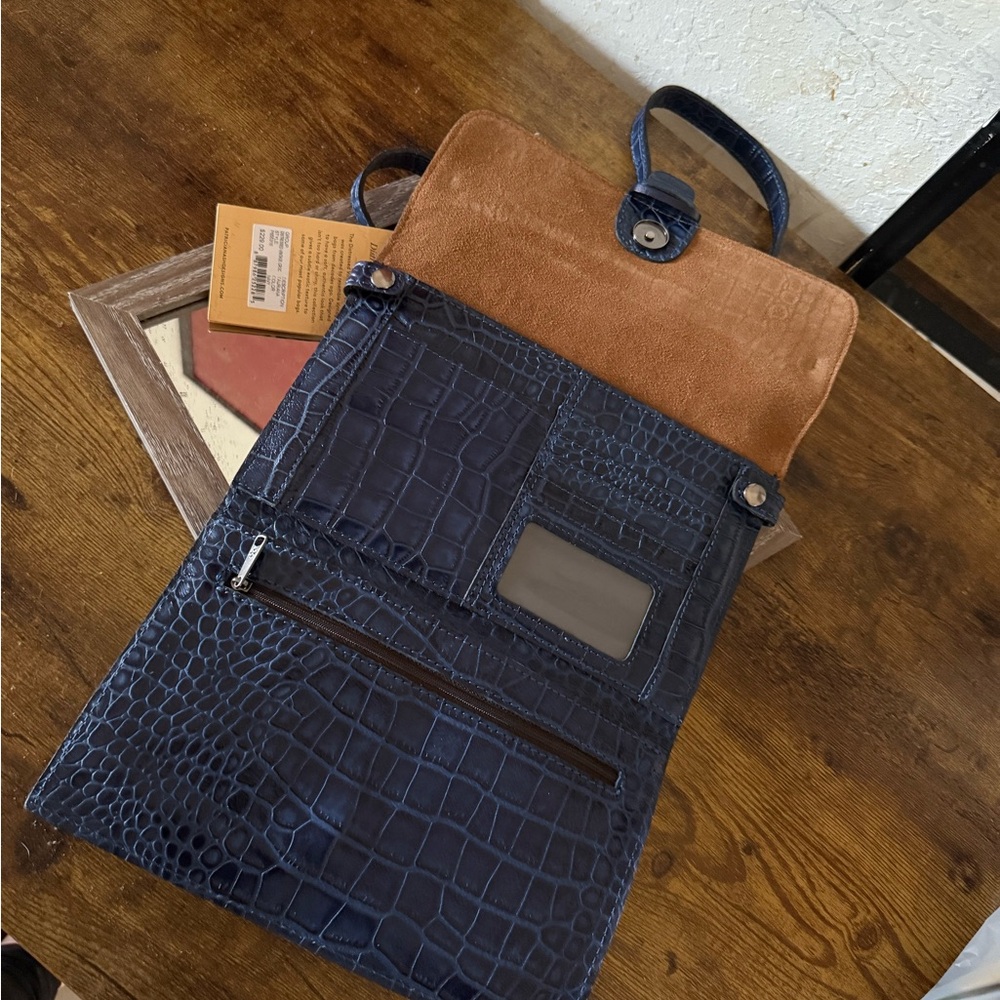 Patricia Nash Distressed Vintage Navy Crocodile Embossed Bag - Picture 4 of 4